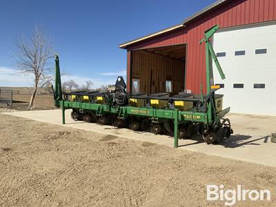 John Deere 1700 Max Emerge Plus 8R30 Vacumeter Planter