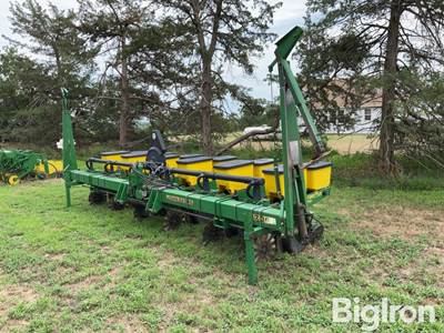 John Deere 1700 MaxEmerge Plus VacuMeter 6R36 Planter
