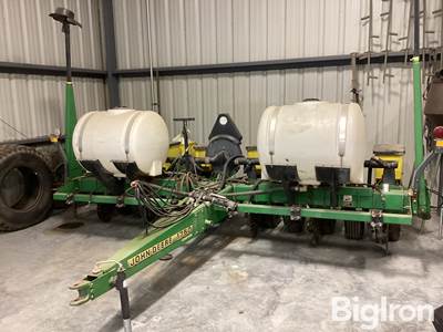 2005 John Deere 1750 6R30" Planter