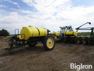 John Deere 1760 Conservation 12R30 No-Till Planter