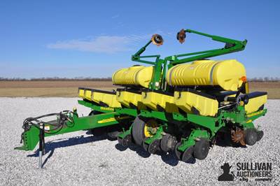 2009 John Deere 1760 MaxEmerge XP 12R30 Planter