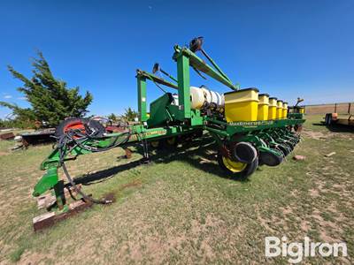 John Deere 1770 Conservation 16R30 Planter