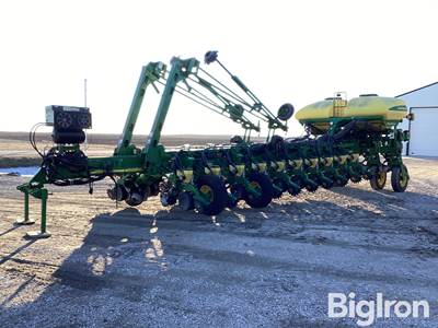 John Deere 1770NT 24R30" Planter