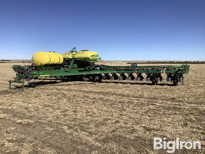 2010 John Deere 1770NT 24R30" Planter