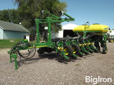 2012 John Deere 1770NT 16R30 Planter
