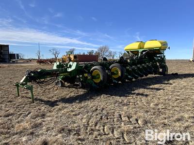 2010 John Deere 1770NT CCS 24R30” Planter