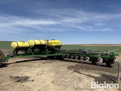 2022 John Deere 1775NT Planter