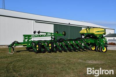 2020 John Deere 1775NT ExactEmerge 24R30 Planter