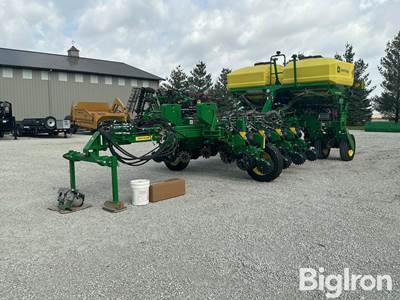 2022 John Deere 1775NT ExactEmerge 12R30 High Speed Planter