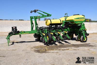 2014 John Deere 1775NT MaxEmerge 5 12R30 CCS Planter