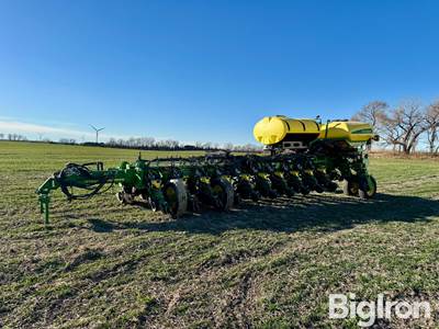 2020 John Deere 1775NT MaxEmerge 5E 24R30 Planter