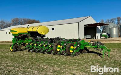 2020 John Deere 1775NT MaxEmerge 5E 24R30 Planter
