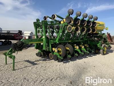 2010 John Deere 1790 16R30"/31R15" Bulk Fill Split-Row Planter