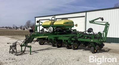 2009 John Deere 1790 CCS 12/23 Planter
