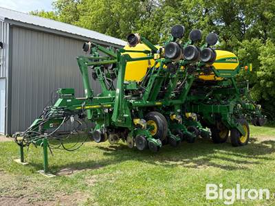 2013 John Deere 1790 30’ Planter