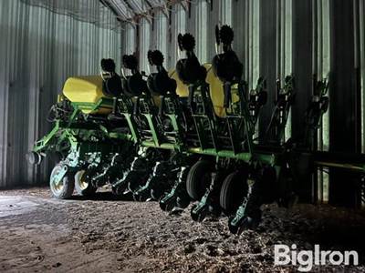 2007 John Deere 1790 Planter