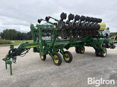 2009 John Deere 1790 CCS 24R20 Planter