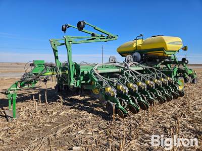 2013 John Deere 1790 CCS 24R20 Planter