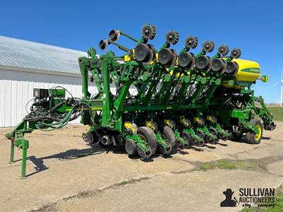 2013 John Deere 1790 CCS 16/32 Planter