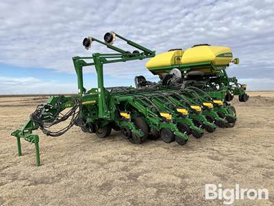 2018 John Deere 1795 MaxEmerge 5 16/31 Planter