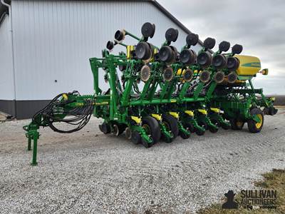 2018 John Deere 1795 MaxEmerge 5e 16/32 Planter
