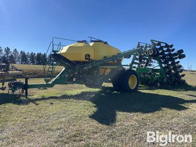 2014 John Deere 1895 43' Air Drill W/1910T Air Cart