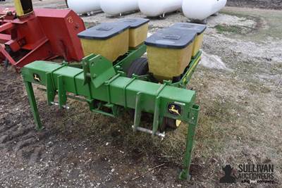 John Deere 2R30 Planter