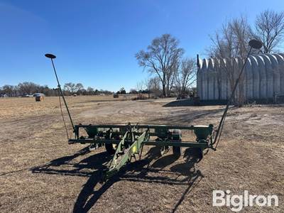 John Deere 494A 4R40" Planter