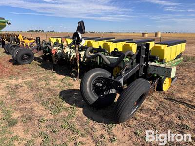 John Deere 604-907 MaxEmerge 2 8R30" Vacumeter Air Planter