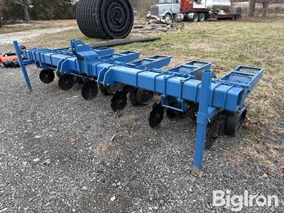 John Deere 7000 6 Row Planter