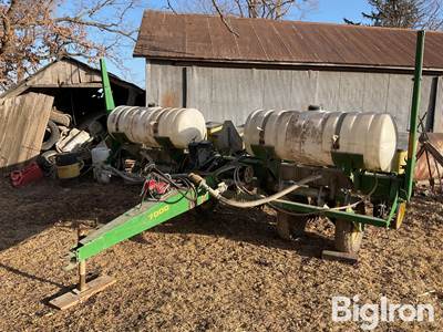 John Deere 7000 6 Row Planter