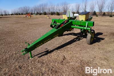 John Deere 7000 2R38 Planter