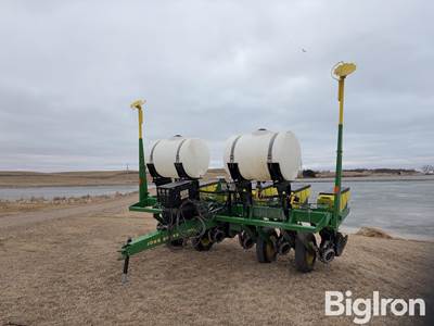 John Deere 7000 6R30 Precision Planter