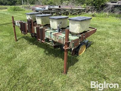John Deere 7000 3-Pt Planter