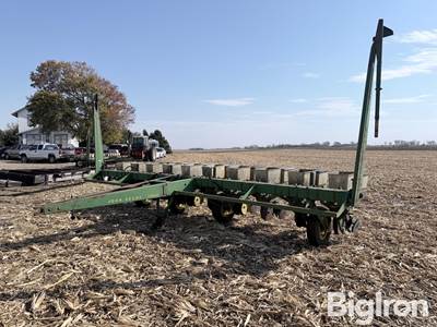 John Deere 7000 Planter