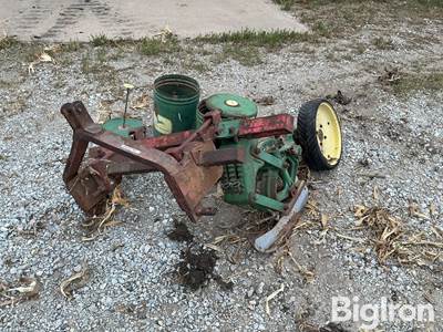 John Deere 71 1 row planter