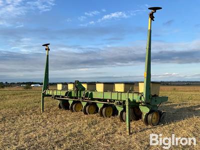 John Deere 7100 6R30” 3-Pt Planter