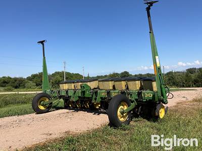 John Deere 7300 9R18” No Till 3-Pt Planter