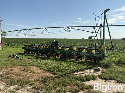 1990 John Deere 7300 MaxEmerge 2 12R30” VacuMeter Planter