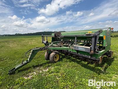 John Deere 750 No Till Drill