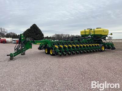 2024 John Deere DB60 MaxEmerge 5E 36R20 Planter