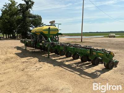 2019 John Deere DR18 ExactEmerge 18R30 High Speed Planter