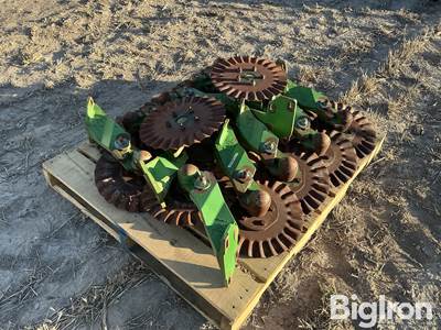 John Deere No-Till Planter Coulters