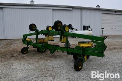 John Deere Male Row 4-0/4-1 Planter