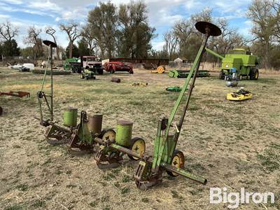 John Deere 4 Row Tool Bar Planter