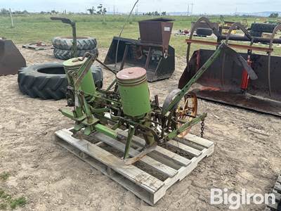 John Deere 2R30" Antique Plate Planter