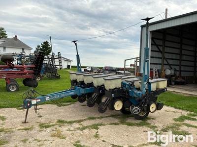 Kinze 2000 6/11 Split Row Planter
