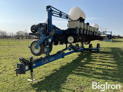 Kinze 2600 16/31 Planter
