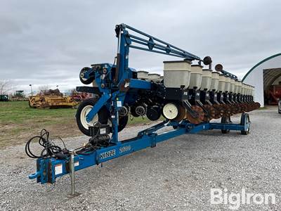 Kinze 2600 PLANTER 16/31