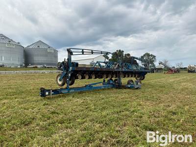 1998 Kinze 2600 Planter